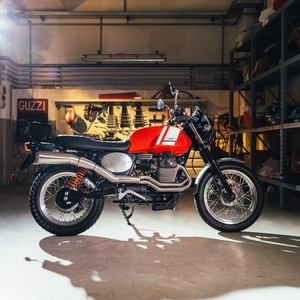Moto guzzi v7 garage scrambler