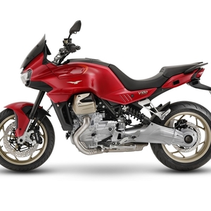 V100rossa latsx 1100x733