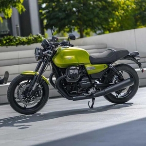 Moto guzzi v7 sport verde 6