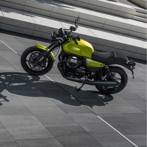 Moto guzzi v7 sport verde 5