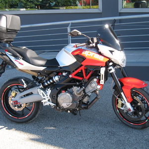 Aprilia shiver 750 grigio rosso 2010 (1)