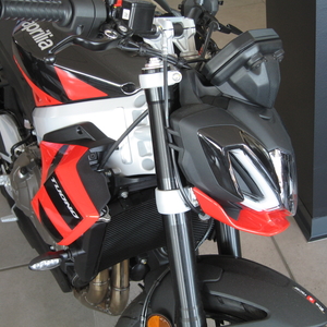 Aprilia tuono 457 piranha red (6)