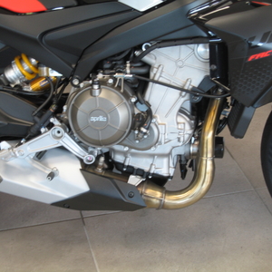 Aprilia tuono 660 factory dark banshee (4)
