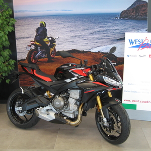 Aprilia tuono 660 factory dark banshee (1)