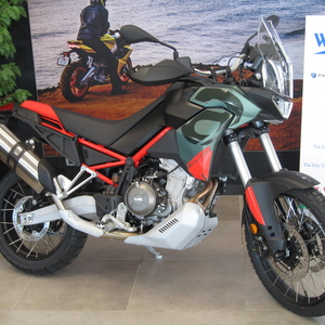 Aprilia tuareg 660 tornado green (2)