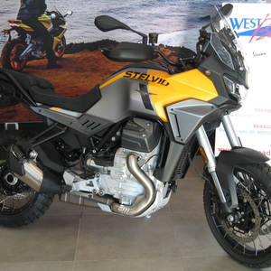 Moto guzzi stelvio aras giallo savana (2)