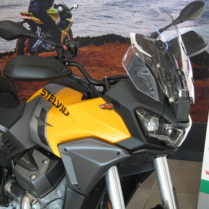 Moto guzzi stelvio aras giallo savana (6)