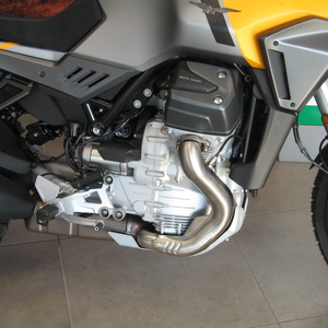 Moto guzzi stelvio aras giallo savana (4)