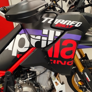 Aprilia tuareg 660 rally nero (4)