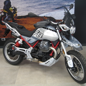 Moto guzzi v85 tt grigio tambora  (1)