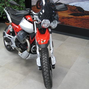 Moto guzzi v85 tt rosso fuji (3)