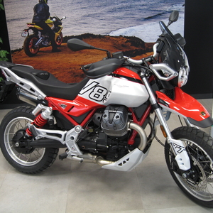 Moto guzzi v85 tt rosso fuji (2)