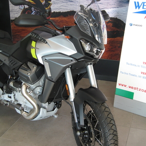 Moto guzzi stelvio nero vulcano (3)