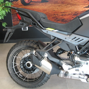Moto guzzi stelvio nero vulcano (5)
