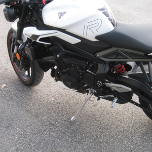 Triumph street triple r 765 bianco 2024 (5)