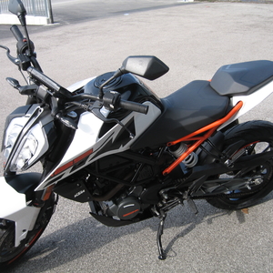 Ktm duke 125 nero arancio 2020 (5)