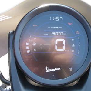 Vespa gtv 300 abs e5 beige opaco 2023 (6)