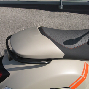 Vespa gtv 300 abs e5 beige opaco 2023 (4)