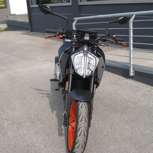 Ktm 125 duke nero arancio 2023(3)