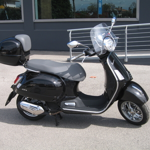 Vespa gts 125 nero met. 2024 (1)