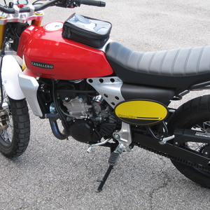 Fantic motor caballero scrambler 500 rosso 2024 (5)