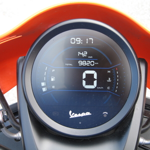 Vespa gtv 300 nero convinto 2023 (5)