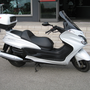Yamaha majesty 400 bianca 2013 (1)