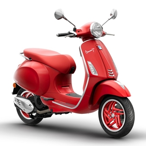 Vespa primavera red