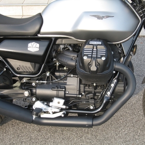 Moto guzzi v7 stone grigio opaco 2023 (3)