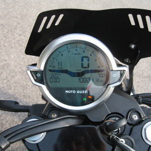 Moto guzzi v7 stone grigio opaco 2023 (6)