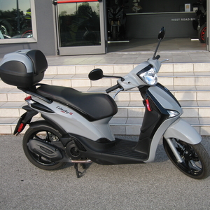 Piaggio liberty  150 s abs grigio materia 2023 (1)
