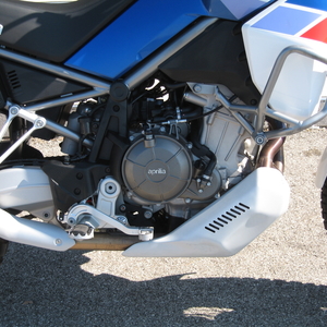 Aprilia tuareg 660 evocative bianco azzurro 2023 (3)