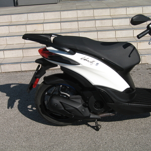 Piaggio liberty  125 s bianco 2025 (3)