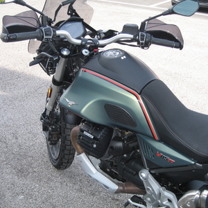 Moto guzzi v85 tt verde 2022 (6)
